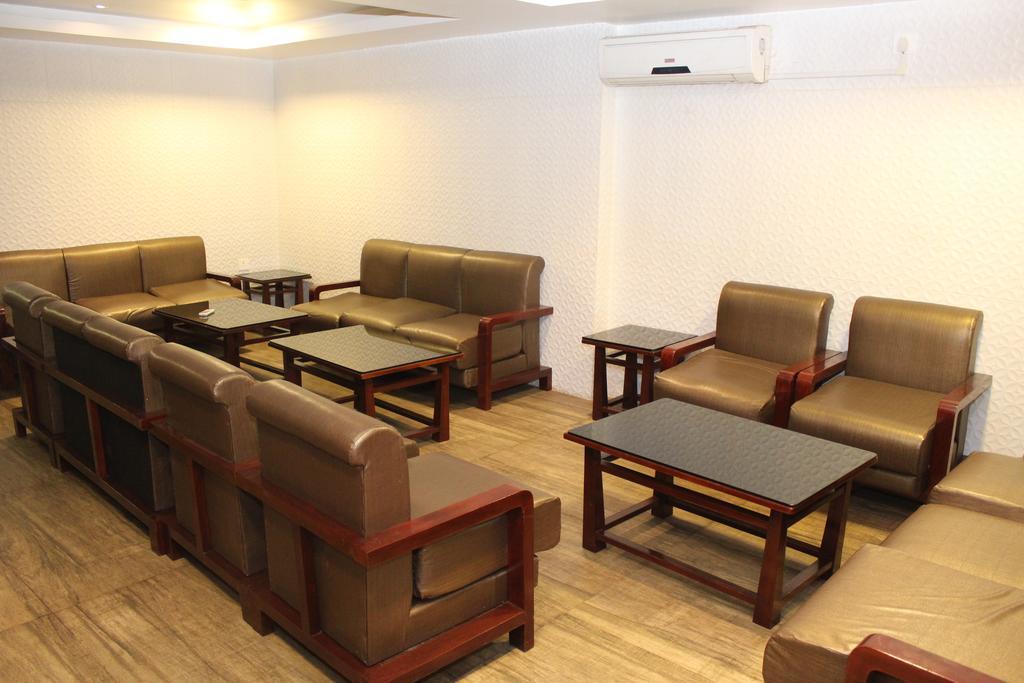 Hotel Bengal International Силигури Экстерьер фото