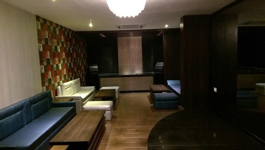 Hotel Bengal International Силигури Экстерьер фото