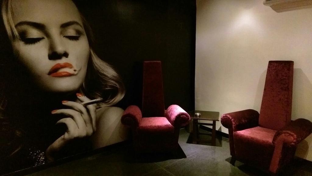 Hotel Bengal International Силигури Экстерьер фото
