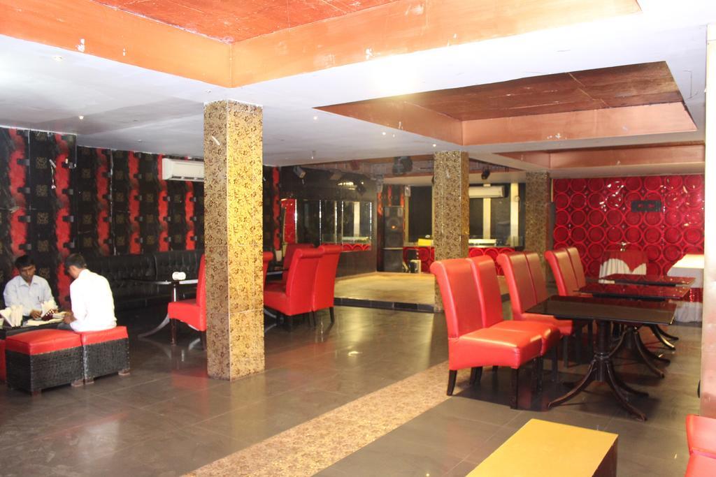 Hotel Bengal International Силигури Экстерьер фото